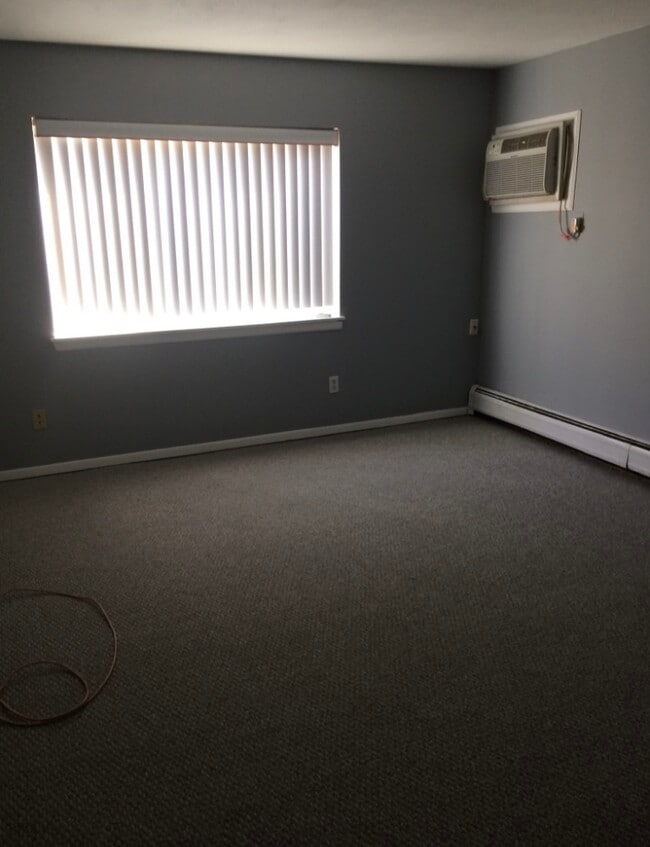 Master Bedroom - 62 Country Club Ln Unit 62
