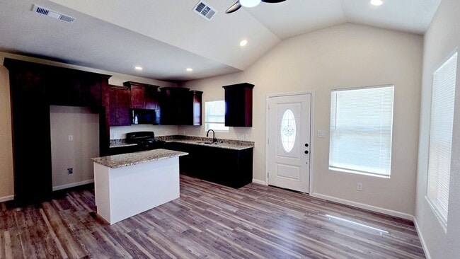 Photo - 1012 N Eva Ave