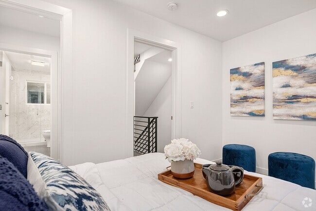Building Photo - Stylish, Bright and Efficient 2 bed 1.75 B... Rental