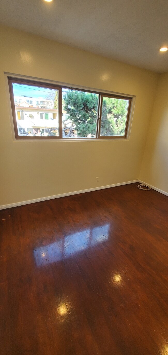 Building Photo - 11913 Culver Blvd Unit 4