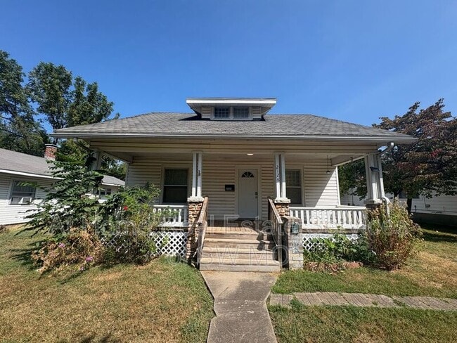 Building Photo - 2126 N Johnston Ave Rental