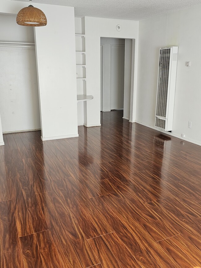 Building Photo - 2112 Manhattan Beach Blvd Unit D Rental