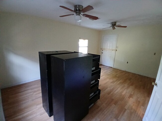 Photo - 9402 Lomax St