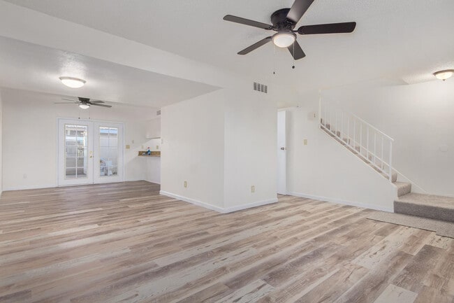 Photo - 1029 E Bendix Dr