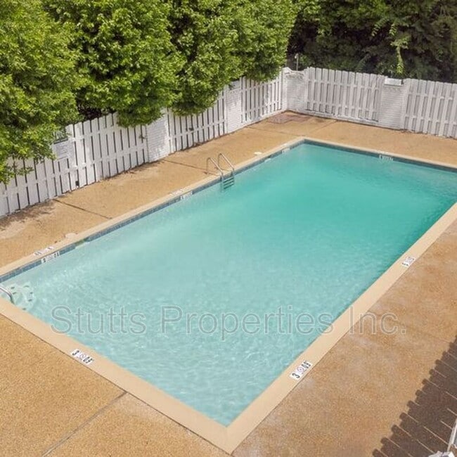 Fountainbleu Apartment II