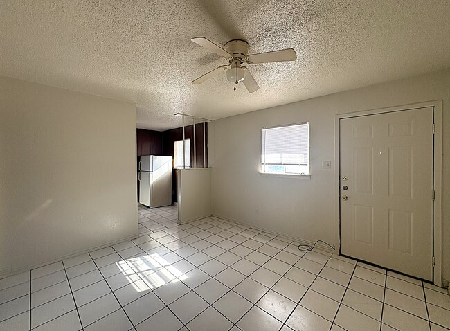 602 Sunset Ln Unit B