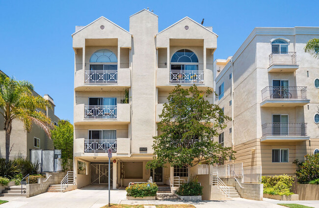 Front of Building - 11907 Darlington Ave Condo Unit 203