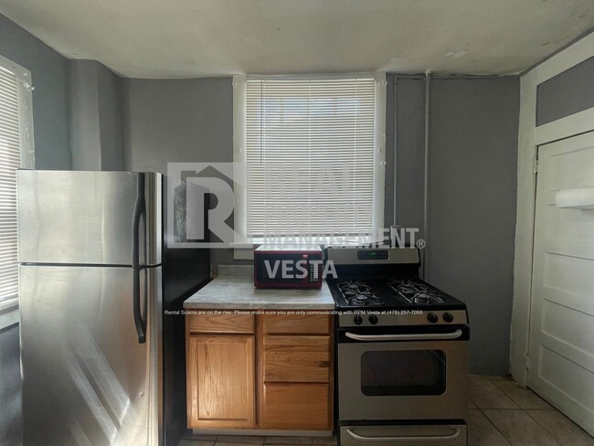 Charming One Bedroom Apartment - Charming One Bedroom Apartment Unit B