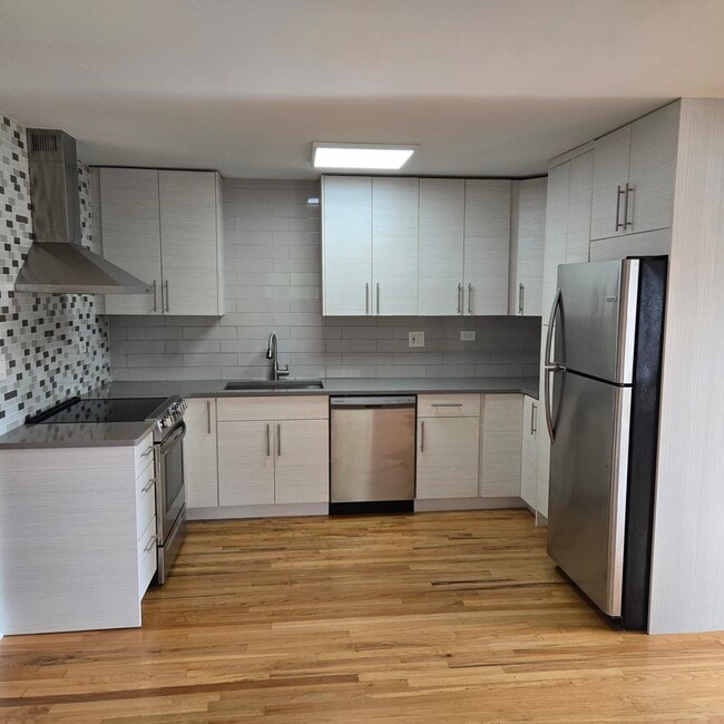 Photo - 1817 W Touhy Ave