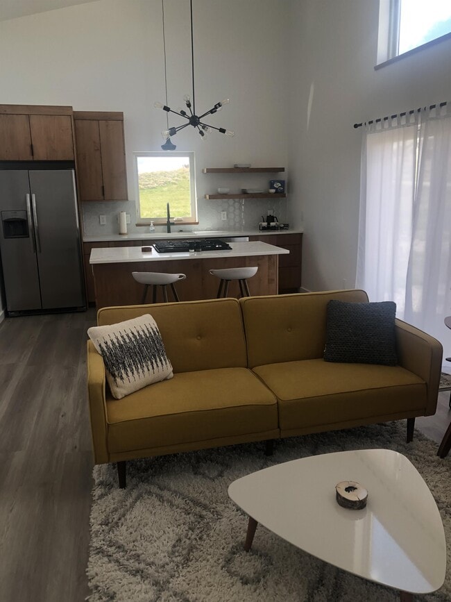 Photo - 16 Reflection Wy