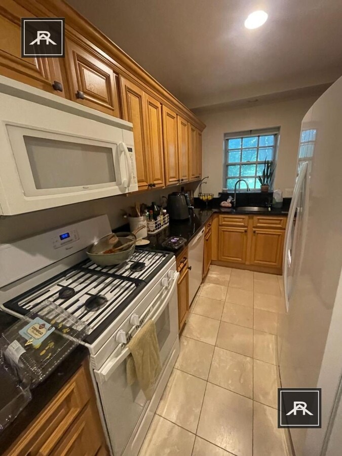 2 bedroom in Brighton MA 02135 - 2 bedroom in Brighton MA 02135 Condo Unit 1