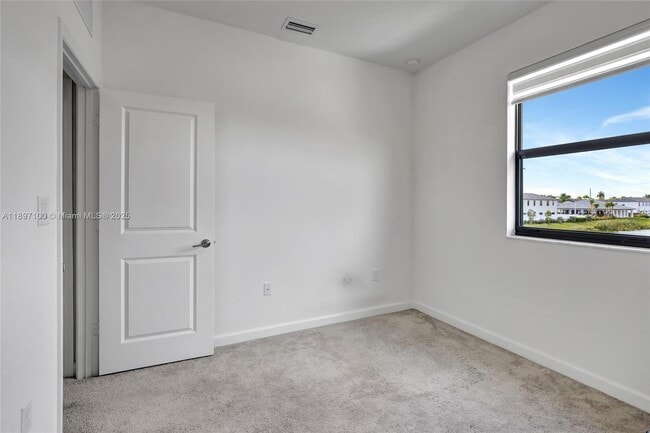 Photo - 20492 NW 4th Ave