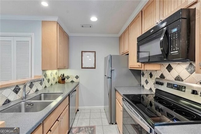 Photo - 8 Arpege Way NW