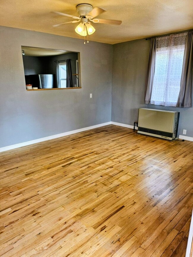 Photo - ALL PROSPECTIVE TENANTS MUST SUBMIT A $58 ...