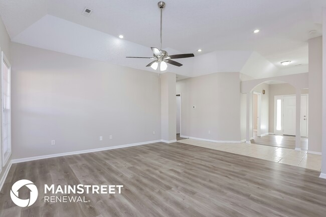 Photo - 204 W 24th St