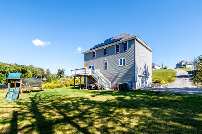 22 White Pine Dr