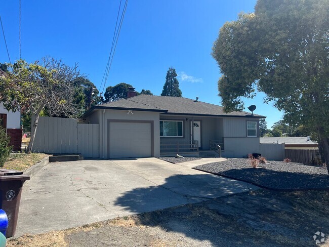 Building Photo - Renovated 2-Bedroom Home in El Sobrante wi...