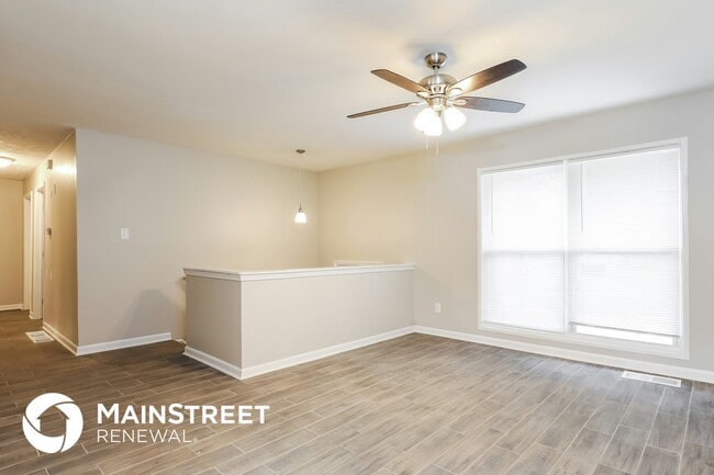 Photo - 833 Brian Ln