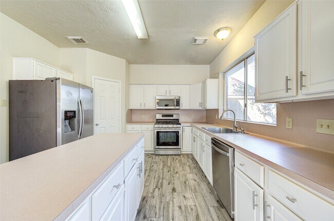 Photo - 13030 Richmond Ave