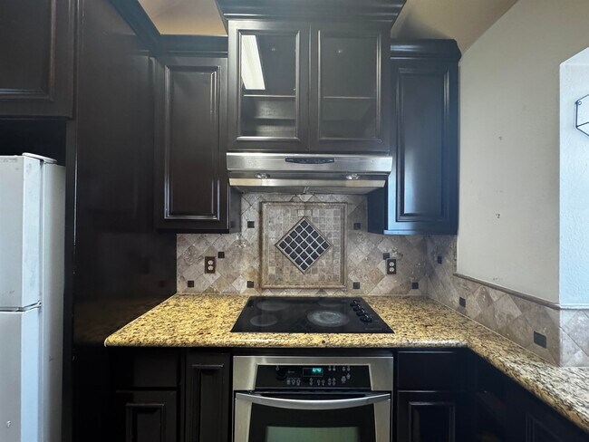 Photo - 1808 Denmark Ln