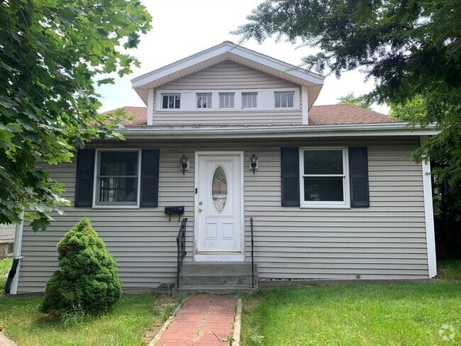 Building Photo - 314 Plantation St Rental