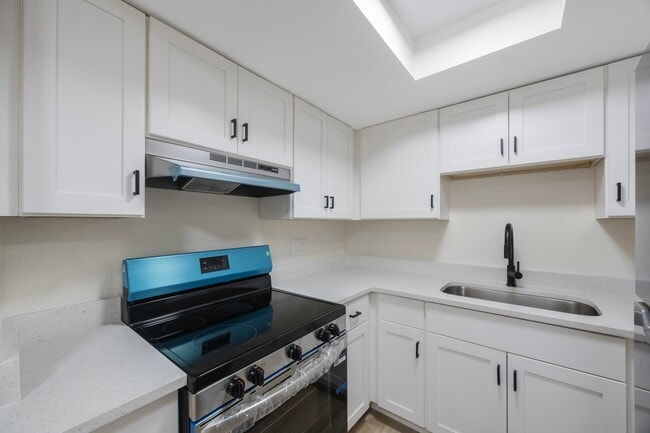 Building Photo - 2753 53rd Ave N Unit C
