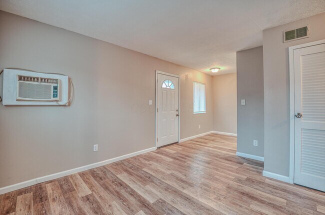 Photo - 2735 Joyce Ave Unit D