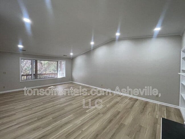 Photo - 115 Bent Tree Dr Unit Apt 4