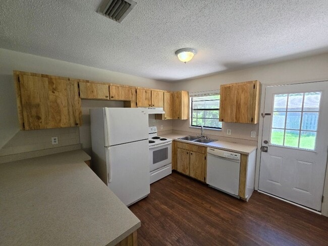 Photo - 2 Bedroom 2 Bathroom Edgewater Home