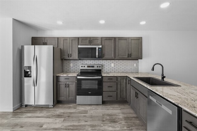 423 W 3rd St Unit 5,9,12