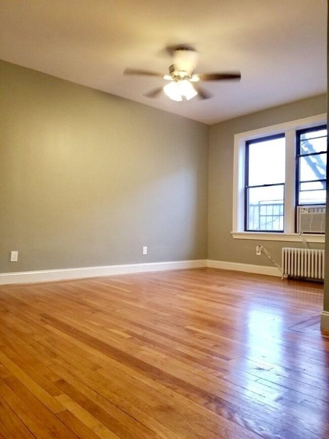 Building Photo - 821 Bergen Ave Unit C6