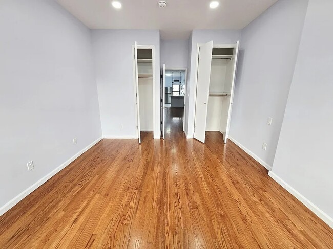 Photo - 413 Monroe St