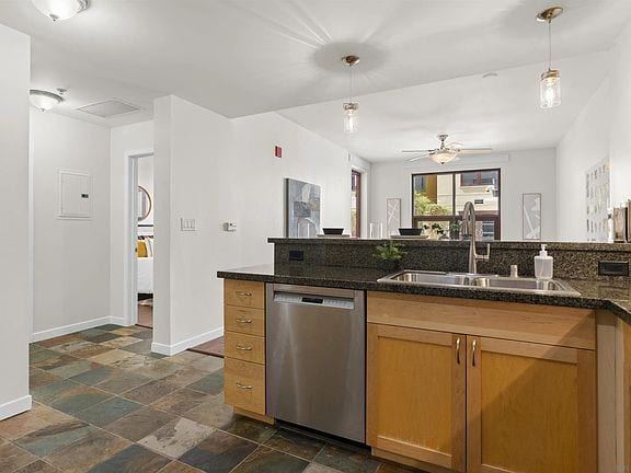 Photo - 1150 J St Unidad 33