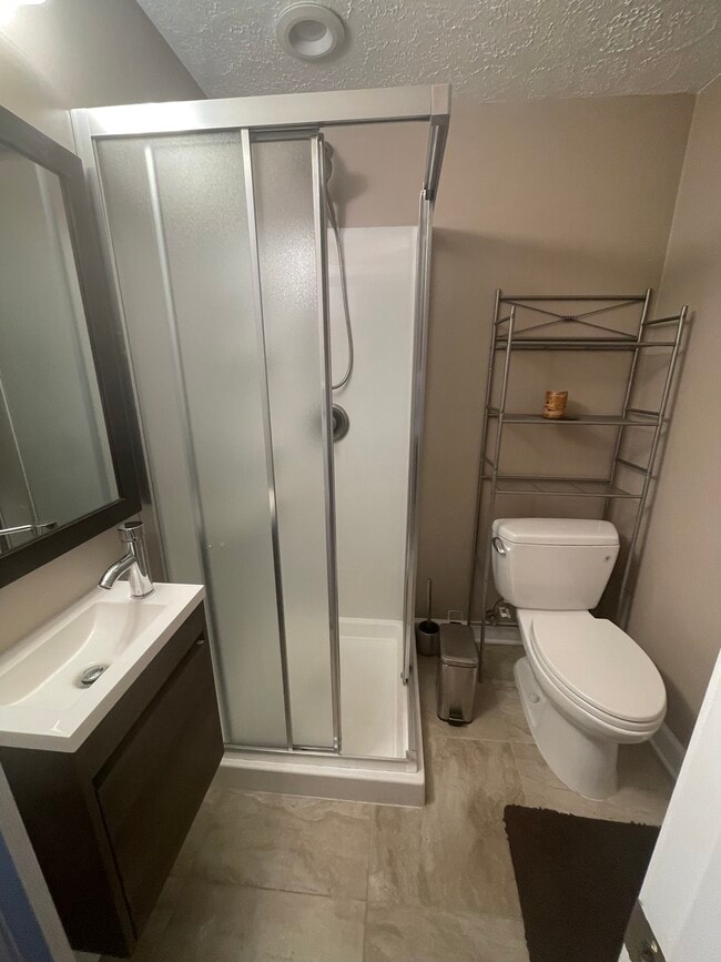 Photo - 1720 Branch Valley Dr Unidad 1 Bedroom
