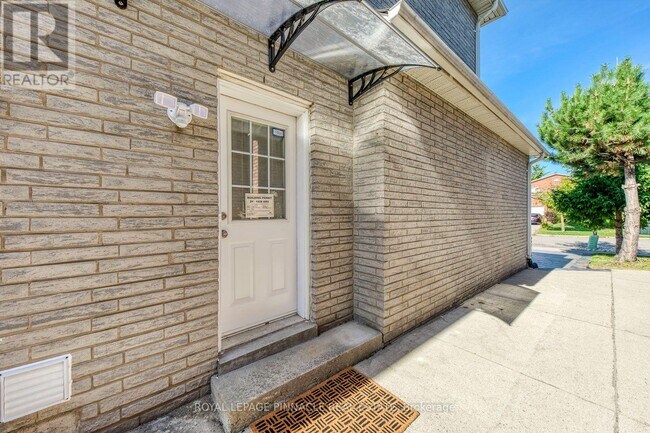 Photo - 1292 Willowbank Trail
