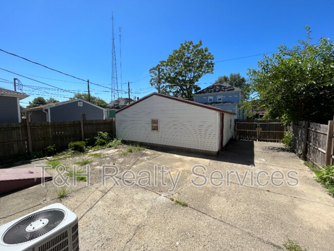 Photo - 22 E Parkview Ave