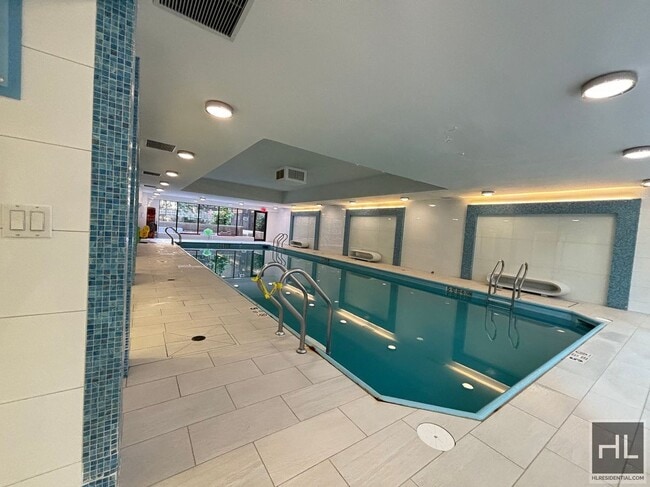 Building Photo - no fee 3 bedroom 2 bathroom with laundry -... Rental