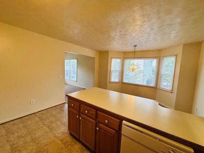 Photo - 205 Broce Dr