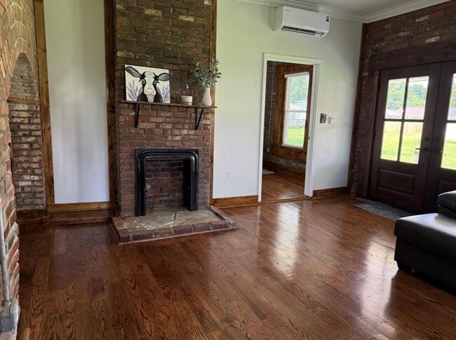 Photo - 110 Vincent Ln