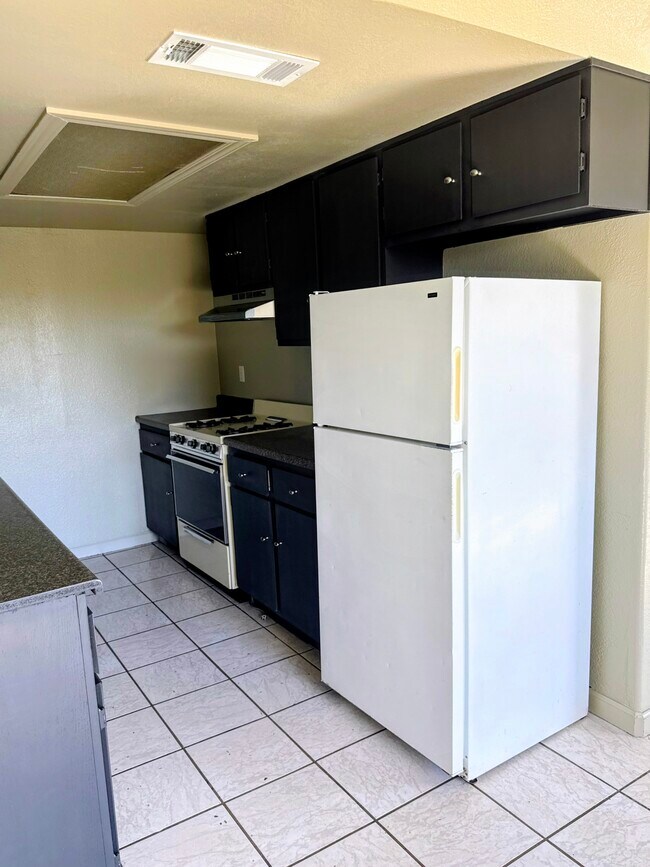 Photo - 329 W Wilson St Unidad #103