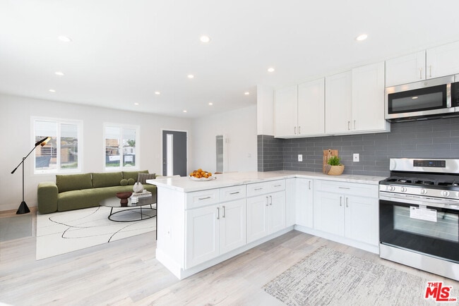 Photo - 3872 Bentley Ave