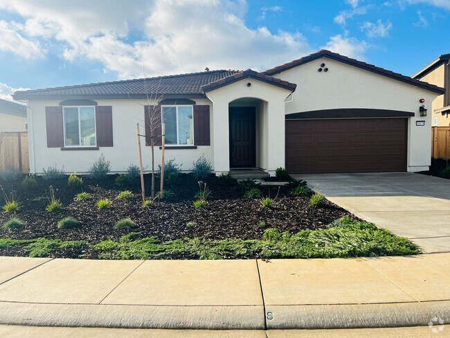 Building Photo - Beautiful 4 bed/2 bath Meritage Home in El...