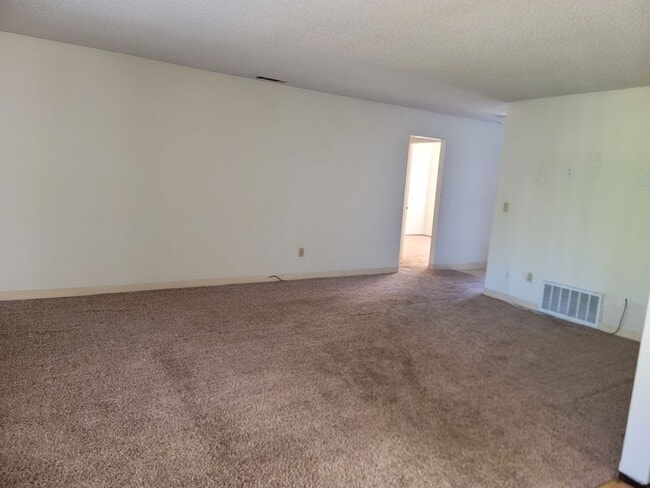 Photo - 1031 Fallbrook Dr