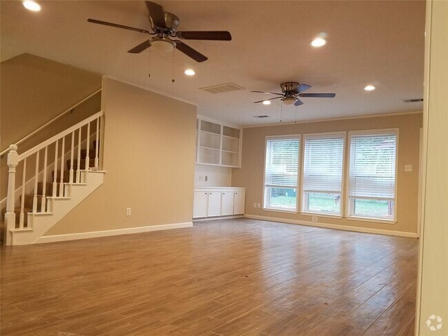 Building Photo - 17811 Smooth Rock Falls Dr Rental