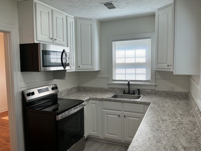 Photo - 105 Northside Dr