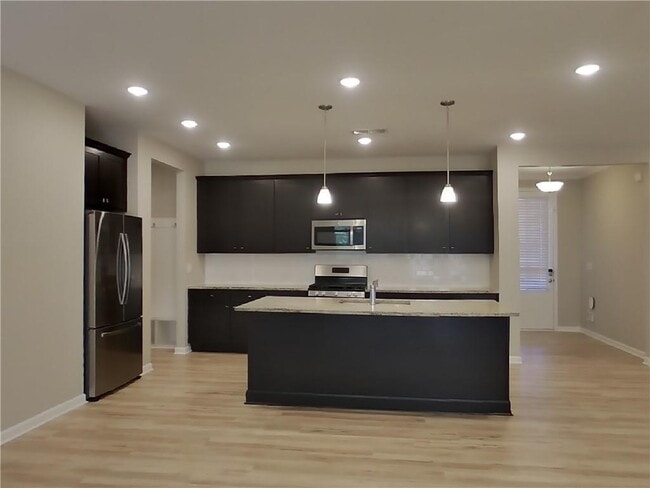 Photo - 173 Everett Sq