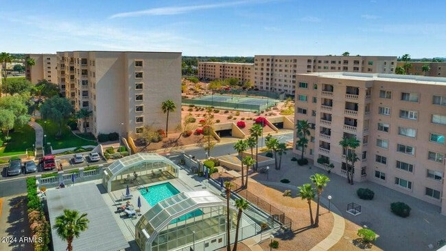 Building Photo - 7850 E Camelback Rd Unit 109