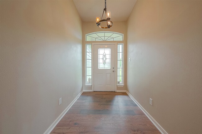 Photo - 14403 Vlasta St