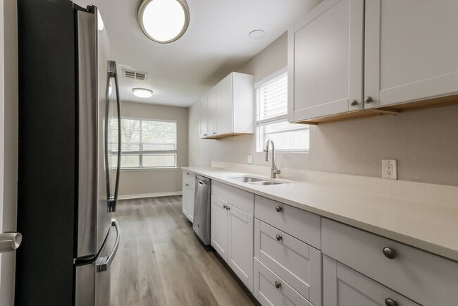 Photo - 25106 Lynbriar Ln