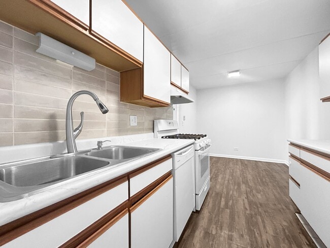 Photo - 5011 Valley Ln Unit 401